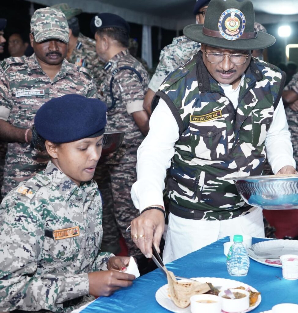 मुख्यमंत्री ने सीआरपीएफ़ बस्तरिया बटालियन की जवान प्रमिका दुग्गा की माता जी से फोन पर की बात .. Kshiti Technologies मुख्यमंत्री ने सीआरपीएफ़ बस्तरिया बटालियन की जवान प्रमिका दुग्गा की माता जी से फोन पर की बात .. Kshiti Technologies