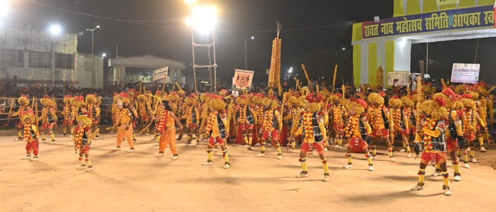 47 वाँ राउत नाचा महोत्सव: गड़वा बाजा की धुन पर दिखा अस्त्र शस्त्र और श्रृंगार का अद्भुत संगम .. Kshiti Technologies 47 वाँ राउत नाचा महोत्सव: गड़वा बाजा की धुन पर दिखा अस्त्र शस्त्र और श्रृंगार का अद्भुत संगम .. Kshiti Technologies