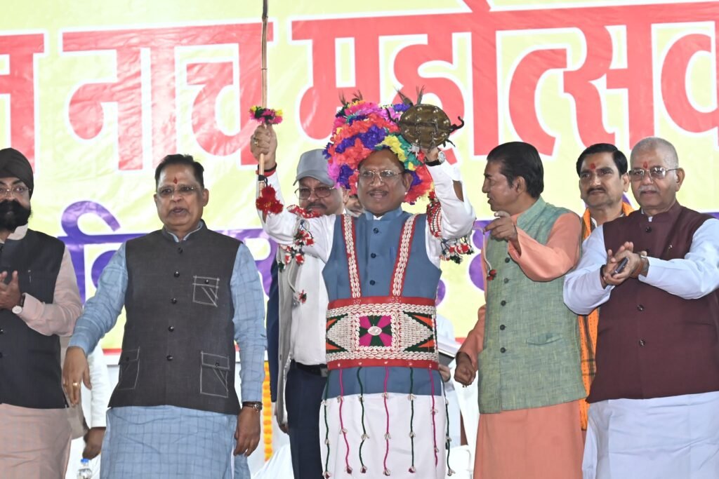 47 वाँ राउत नाचा महोत्सव: गड़वा बाजा की धुन पर दिखा अस्त्र शस्त्र और श्रृंगार का अद्भुत संगम .. Kshiti Technologies 47 वाँ राउत नाचा महोत्सव: गड़वा बाजा की धुन पर दिखा अस्त्र शस्त्र और श्रृंगार का अद्भुत संगम .. Kshiti Technologies