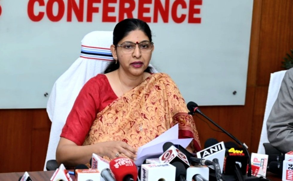 मुख्य निर्वाचन पदाधिकारी श्रीमती रीना बाबासाहेब कंगाले ने सभी मतदाताओं से मतदान करने की अपील की .. Kshiti Technologies मुख्य निर्वाचन पदाधिकारी श्रीमती रीना बाबासाहेब कंगाले ने सभी मतदाताओं से मतदान करने की अपील की .. Kshiti Technologies