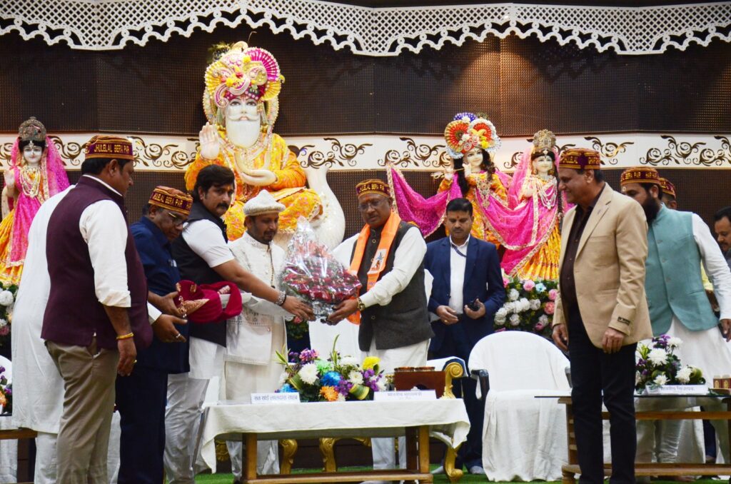 मुख्यमंत्री विष्णुदेव साय सिंधु अमर धाम के चालिहा उत्सव में शामिल हुए .. Kshiti Technologies मुख्यमंत्री विष्णुदेव साय सिंधु अमर धाम के चालिहा उत्सव में शामिल हुए .. Kshiti Technologies