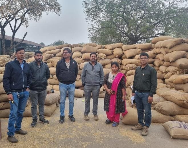 भौतिक सत्यापन में 5 धान खरीदी केन्द्रों में 52.84 लाख की गड़बड़ी, 1704 क्विंटल मिला धान अधिक, धान जब्त, प्रकरण दर्ज .. Kshiti Technologies भौतिक सत्यापन में 5 धान खरीदी केन्द्रों में 52.84 लाख की गड़बड़ी, 1704 क्विंटल मिला धान अधिक, धान जब्त, प्रकरण दर्ज .. Kshiti Technologies