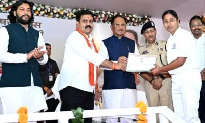 मुख्यमंत्री विष्णुदेव साय ने उप निरीक्षक संवर्ग में चयनित अभ्यर्थियों को प्रदान किया नियुक्ति पत्र .. Kshiti Technologies