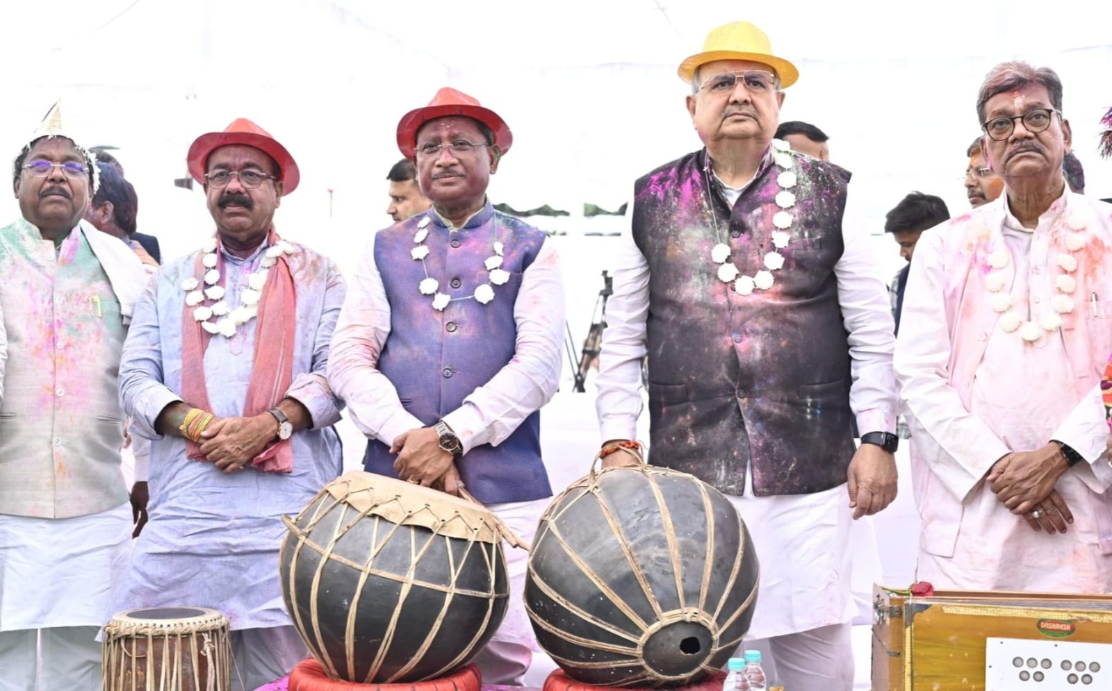 होली मिलन समारोह में विधानसभा परिसर हुआ रंग-गुलाल से सराबोर .. Kshiti Technologies होली मिलन समारोह में विधानसभा परिसर हुआ रंग-गुलाल से सराबोर .. Kshiti Technologies