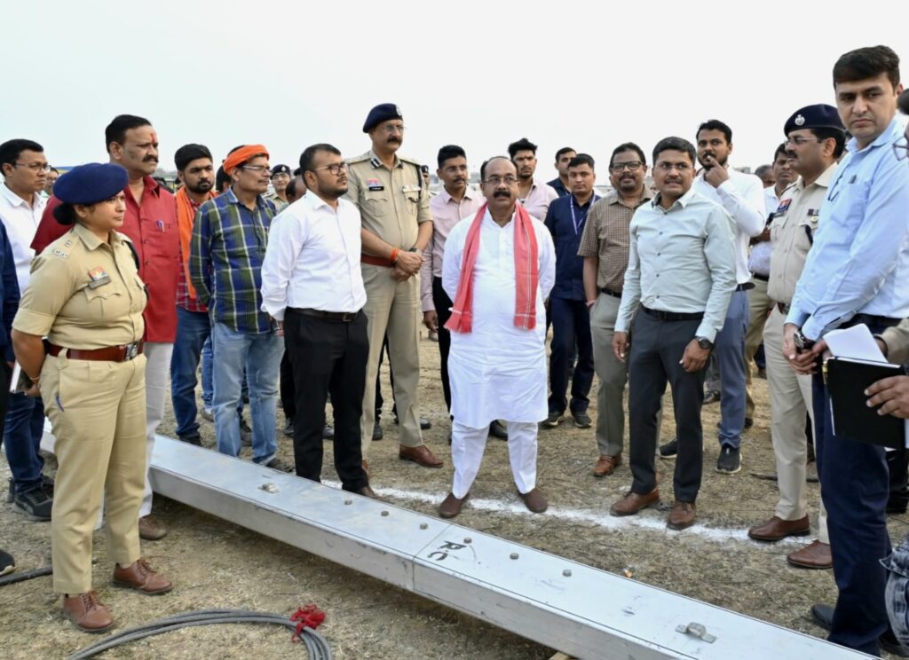 उप मुख्यमंत्री ने प्रधानमंत्री नरेन्द्र मोदी के प्रवास कार्यक्रम स्थल का निरीक्षण कर तैयारियों की समीक्षा की .. Kshiti Technologies उप मुख्यमंत्री ने प्रधानमंत्री नरेन्द्र मोदी के प्रवास कार्यक्रम स्थल का निरीक्षण कर तैयारियों की समीक्षा की .. Kshiti Technologies