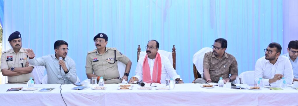 उप मुख्यमंत्री ने प्रधानमंत्री नरेन्द्र मोदी के प्रवास कार्यक्रम स्थल का निरीक्षण कर तैयारियों की समीक्षा की .. Kshiti Technologies उप मुख्यमंत्री ने प्रधानमंत्री नरेन्द्र मोदी के प्रवास कार्यक्रम स्थल का निरीक्षण कर तैयारियों की समीक्षा की .. Kshiti Technologies