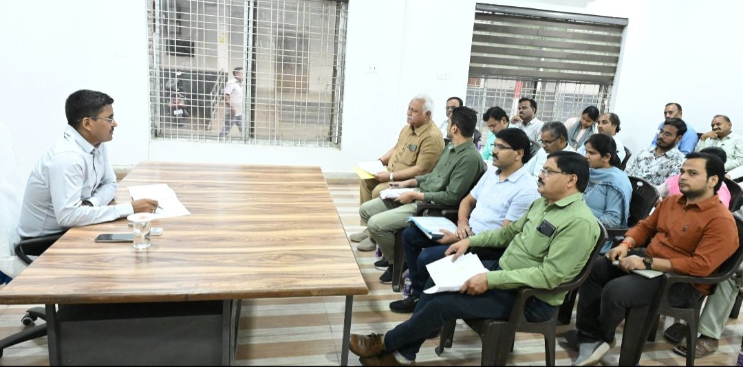 पेयजल और निस्तारी की समस्या से निपटने कलेक्टर ने लोक स्वास्थ्य यांत्रिकी और जल संसाधन विभाग की ली समीक्षा बैठक .. Kshiti Technologies पेयजल और निस्तारी की समस्या से निपटने कलेक्टर ने लोक स्वास्थ्य यांत्रिकी और जल संसाधन विभाग की ली समीक्षा बैठक .. Kshiti Technologies