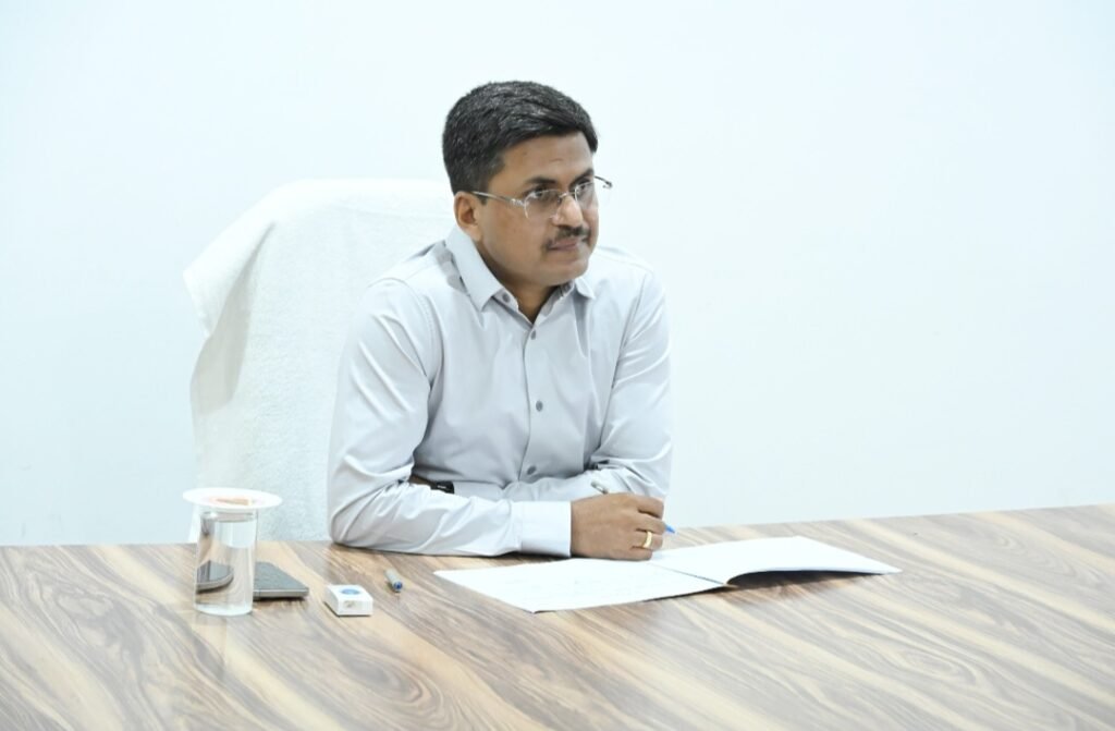 पेयजल और निस्तारी की समस्या से निपटने कलेक्टर ने लोक स्वास्थ्य यांत्रिकी और जल संसाधन विभाग की ली समीक्षा बैठक .. Kshiti Technologies पेयजल और निस्तारी की समस्या से निपटने कलेक्टर ने लोक स्वास्थ्य यांत्रिकी और जल संसाधन विभाग की ली समीक्षा बैठक .. Kshiti Technologies