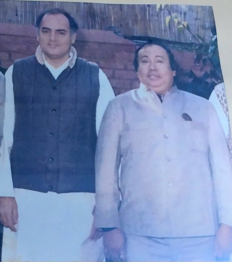 राजपरिवार में शोक की लहर: राजा सुरेन्द्र बहादुर सिंह नहीं रहे, छत्तीसगढ़ की राजनीतिक और सामाजिक विरासत को अपूरणीय क्षति .. Kshiti Technologies राजपरिवार में शोक की लहर: राजा सुरेन्द्र बहादुर सिंह नहीं रहे, छत्तीसगढ़ की राजनीतिक और सामाजिक विरासत को अपूरणीय क्षति .. Kshiti Technologies