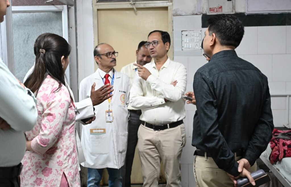 कलेक्टर ने किया सिम्स अस्पताल का निरीक्षण .. Kshiti Technologies कलेक्टर ने किया सिम्स अस्पताल का निरीक्षण .. Kshiti Technologies