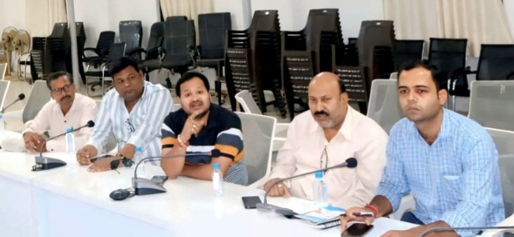 कलेक्टर ने सुशासन तिहार 2025 के संबंध में ली पत्रकार-वार्ता .. Kshiti Technologies कलेक्टर ने सुशासन तिहार 2025 के संबंध में ली पत्रकार-वार्ता .. Kshiti Technologies