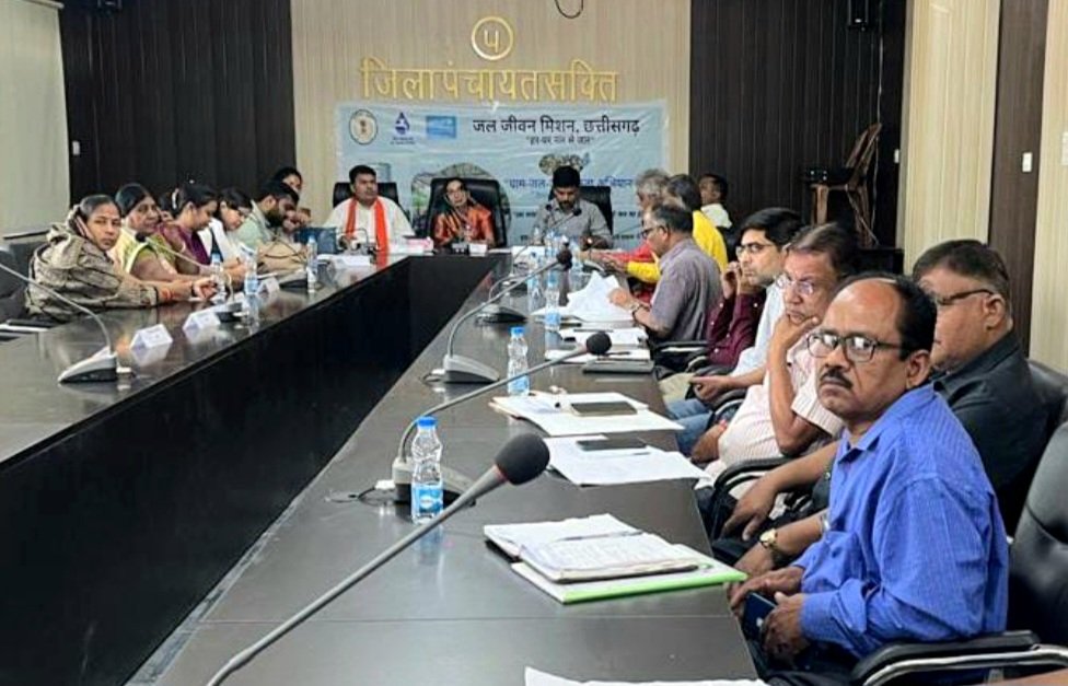 सक्ती में ग्राम जल जागरूकता अभियान के तहत जल संरक्षण का दिया गया संदेश Kshiti Technologies सक्ती में ग्राम जल जागरूकता अभियान के तहत जल संरक्षण का दिया गया संदेश Kshiti Technologies