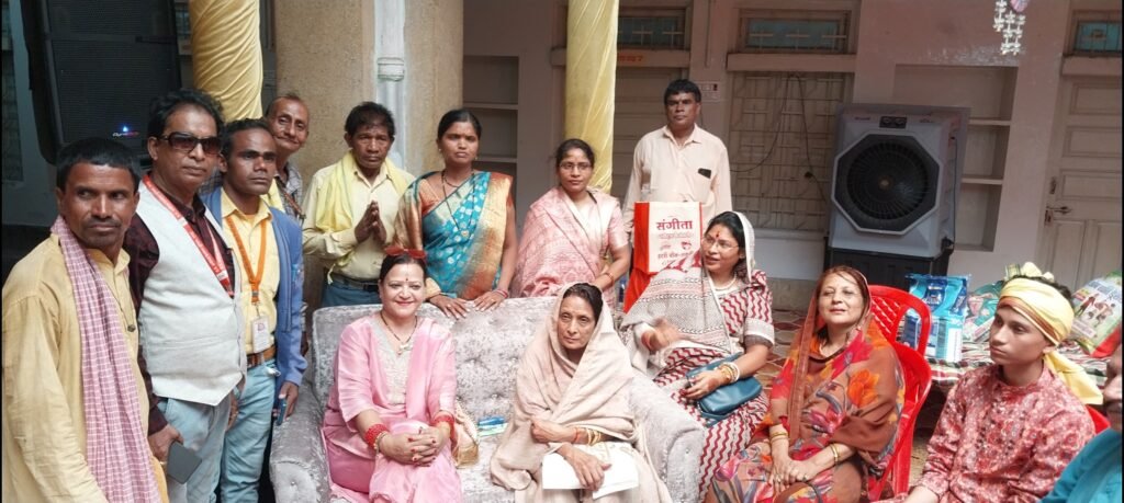 पूर्व कैबिनेट मंत्री राजा सुरेन्द्र बहादुर सिंह को श्रद्धांजलि, सक्ती के हटरी धर्मशाला में हुआ तेरहवीं सभा का आयोजन .. Kshiti Technologies पूर्व कैबिनेट मंत्री राजा सुरेन्द्र बहादुर सिंह को श्रद्धांजलि, सक्ती के हटरी धर्मशाला में हुआ तेरहवीं सभा का आयोजन .. Kshiti Technologies