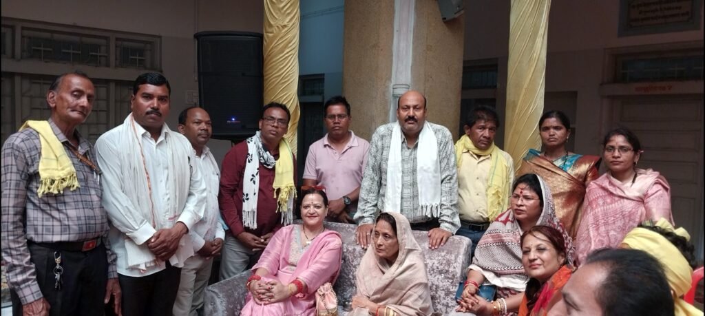 पूर्व कैबिनेट मंत्री राजा सुरेन्द्र बहादुर सिंह को श्रद्धांजलि, सक्ती के हटरी धर्मशाला में हुआ तेरहवीं सभा का आयोजन .. Kshiti Technologies पूर्व कैबिनेट मंत्री राजा सुरेन्द्र बहादुर सिंह को श्रद्धांजलि, सक्ती के हटरी धर्मशाला में हुआ तेरहवीं सभा का आयोजन .. Kshiti Technologies