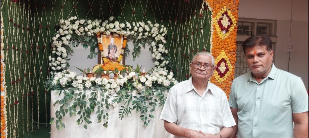 पूर्व कैबिनेट मंत्री राजा सुरेन्द्र बहादुर सिंह को श्रद्धांजलि, सक्ती के हटरी धर्मशाला में हुआ तेरहवीं सभा का आयोजन .. Kshiti Technologies पूर्व कैबिनेट मंत्री राजा सुरेन्द्र बहादुर सिंह को श्रद्धांजलि, सक्ती के हटरी धर्मशाला में हुआ तेरहवीं सभा का आयोजन .. Kshiti Technologies