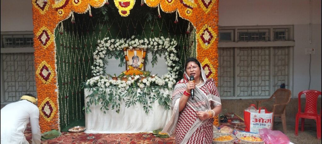 पूर्व कैबिनेट मंत्री राजा सुरेन्द्र बहादुर सिंह को श्रद्धांजलि, सक्ती के हटरी धर्मशाला में हुआ तेरहवीं सभा का आयोजन .. Kshiti Technologies पूर्व कैबिनेट मंत्री राजा सुरेन्द्र बहादुर सिंह को श्रद्धांजलि, सक्ती के हटरी धर्मशाला में हुआ तेरहवीं सभा का आयोजन .. Kshiti Technologies