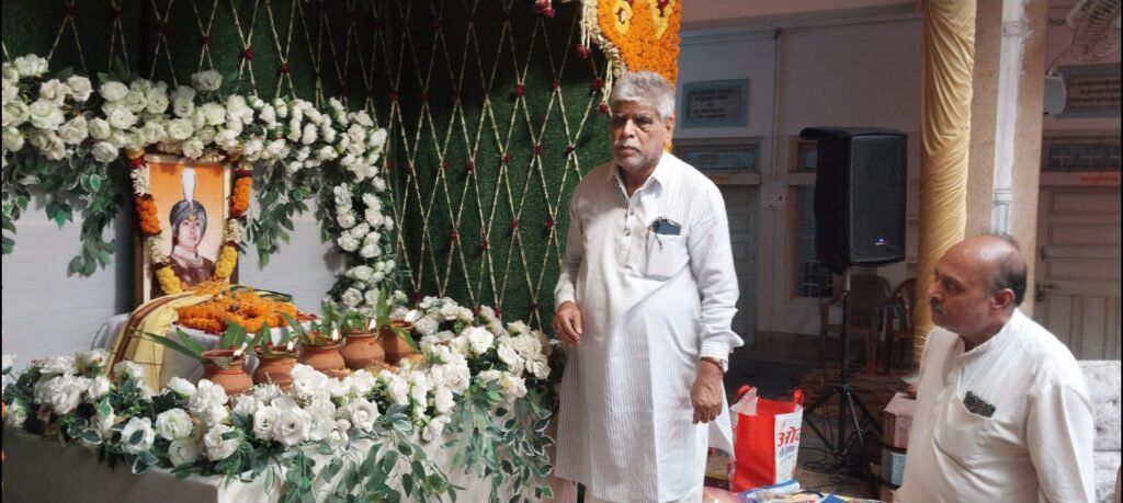 पूर्व कैबिनेट मंत्री राजा सुरेन्द्र बहादुर सिंह को श्रद्धांजलि, सक्ती के हटरी धर्मशाला में हुआ तेरहवीं सभा का आयोजन .. Kshiti Technologies पूर्व कैबिनेट मंत्री राजा सुरेन्द्र बहादुर सिंह को श्रद्धांजलि, सक्ती के हटरी धर्मशाला में हुआ तेरहवीं सभा का आयोजन .. Kshiti Technologies