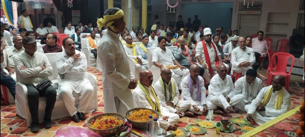 पूर्व कैबिनेट मंत्री राजा सुरेन्द्र बहादुर सिंह को श्रद्धांजलि, सक्ती के हटरी धर्मशाला में हुआ तेरहवीं सभा का आयोजन .. Kshiti Technologies पूर्व कैबिनेट मंत्री राजा सुरेन्द्र बहादुर सिंह को श्रद्धांजलि, सक्ती के हटरी धर्मशाला में हुआ तेरहवीं सभा का आयोजन .. Kshiti Technologies