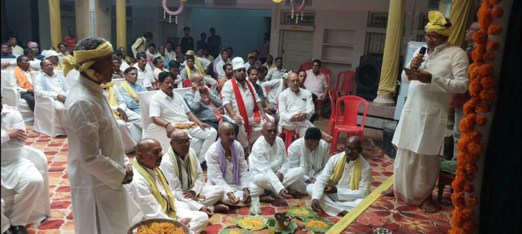 पूर्व कैबिनेट मंत्री राजा सुरेन्द्र बहादुर सिंह को श्रद्धांजलि, सक्ती के हटरी धर्मशाला में हुआ तेरहवीं सभा का आयोजन .. Kshiti Technologies पूर्व कैबिनेट मंत्री राजा सुरेन्द्र बहादुर सिंह को श्रद्धांजलि, सक्ती के हटरी धर्मशाला में हुआ तेरहवीं सभा का आयोजन .. Kshiti Technologies