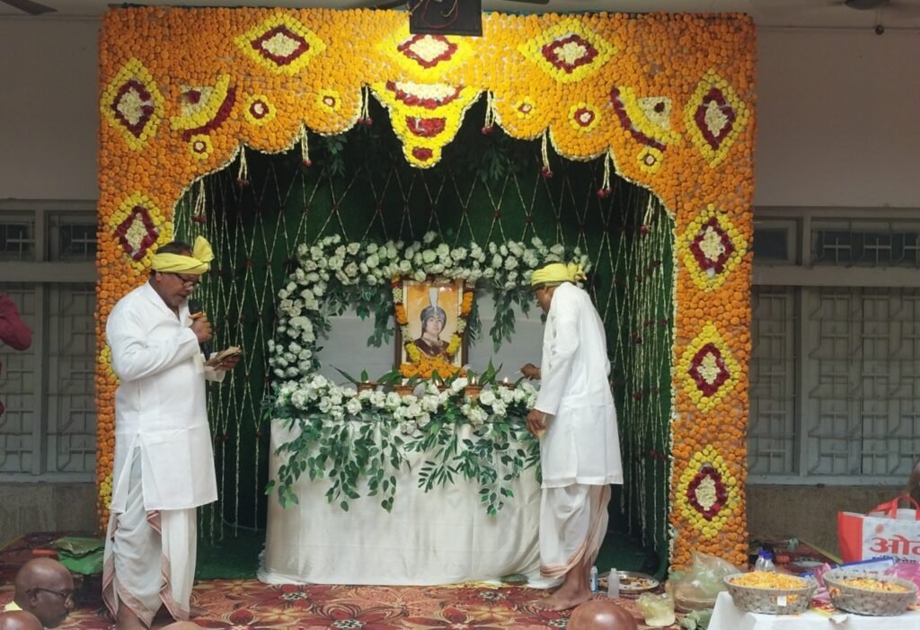 पूर्व कैबिनेट मंत्री राजा सुरेन्द्र बहादुर सिंह को श्रद्धांजलि, सक्ती के हटरी धर्मशाला में हुआ तेरहवीं सभा का आयोजन .. Kshiti Technologies पूर्व कैबिनेट मंत्री राजा सुरेन्द्र बहादुर सिंह को श्रद्धांजलि, सक्ती के हटरी धर्मशाला में हुआ तेरहवीं सभा का आयोजन .. Kshiti Technologies