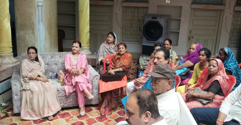 पूर्व कैबिनेट मंत्री राजा सुरेन्द्र बहादुर सिंह को श्रद्धांजलि, सक्ती के हटरी धर्मशाला में हुआ तेरहवीं सभा का आयोजन .. Kshiti Technologies पूर्व कैबिनेट मंत्री राजा सुरेन्द्र बहादुर सिंह को श्रद्धांजलि, सक्ती के हटरी धर्मशाला में हुआ तेरहवीं सभा का आयोजन .. Kshiti Technologies