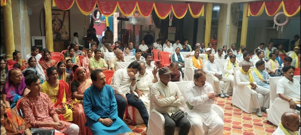पूर्व कैबिनेट मंत्री राजा सुरेन्द्र बहादुर सिंह को श्रद्धांजलि, सक्ती के हटरी धर्मशाला में हुआ तेरहवीं सभा का आयोजन .. Kshiti Technologies पूर्व कैबिनेट मंत्री राजा सुरेन्द्र बहादुर सिंह को श्रद्धांजलि, सक्ती के हटरी धर्मशाला में हुआ तेरहवीं सभा का आयोजन .. Kshiti Technologies