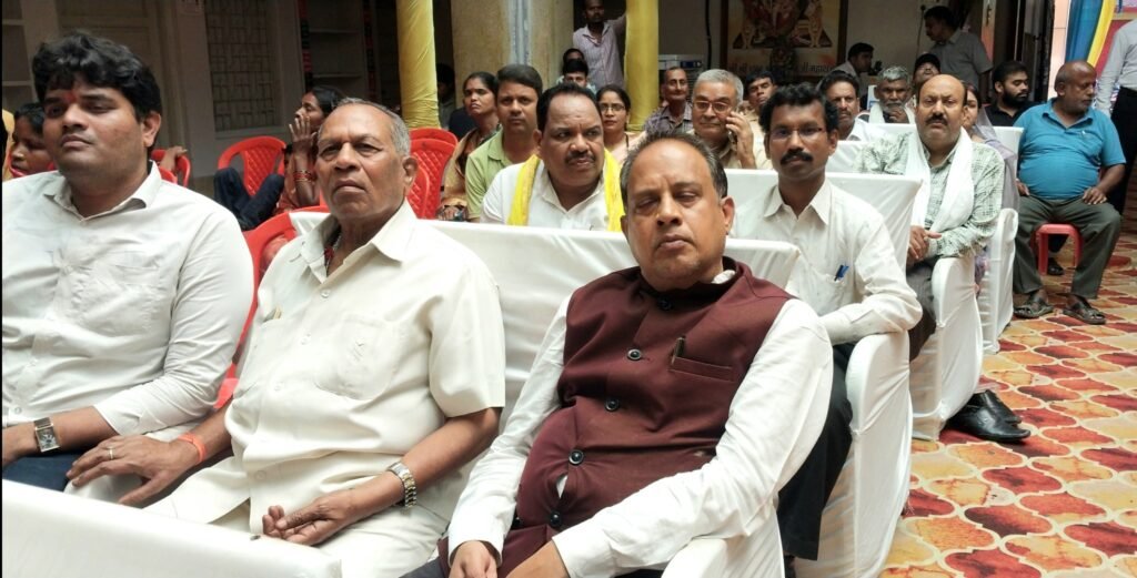 पूर्व कैबिनेट मंत्री राजा सुरेन्द्र बहादुर सिंह को श्रद्धांजलि, सक्ती के हटरी धर्मशाला में हुआ तेरहवीं सभा का आयोजन .. Kshiti Technologies पूर्व कैबिनेट मंत्री राजा सुरेन्द्र बहादुर सिंह को श्रद्धांजलि, सक्ती के हटरी धर्मशाला में हुआ तेरहवीं सभा का आयोजन .. Kshiti Technologies