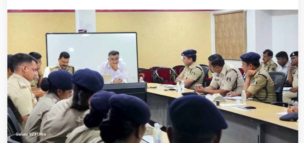 गांव गांव में "पुलिस मित्र" बनाए जाएंगे, आईजी ने दिया कांसेप्ट प्लान .. Kshiti Technologies गांव गांव में "पुलिस मित्र" बनाए जाएंगे, आईजी ने दिया कांसेप्ट प्लान .. Kshiti Technologies