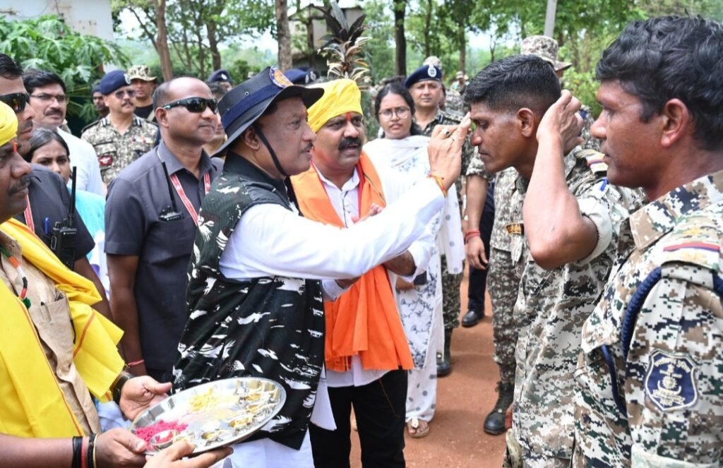 जवानों के बुलंद हौसलों से मिटेगा नक्सलवाद का कलंक: मुख्यमंत्री विष्णु देव साय .. Kshiti Technologies जवानों के बुलंद हौसलों से मिटेगा नक्सलवाद का कलंक: मुख्यमंत्री विष्णु देव साय .. Kshiti Technologies