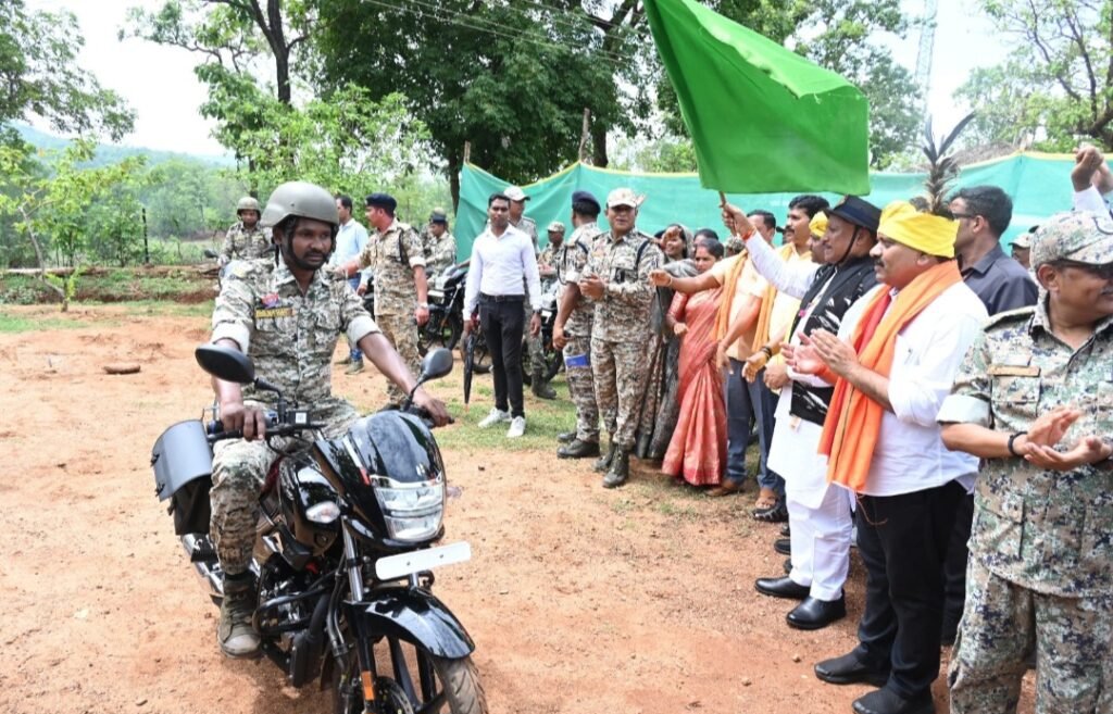 जवानों के बुलंद हौसलों से मिटेगा नक्सलवाद का कलंक: मुख्यमंत्री विष्णु देव साय .. Kshiti Technologies जवानों के बुलंद हौसलों से मिटेगा नक्सलवाद का कलंक: मुख्यमंत्री विष्णु देव साय .. Kshiti Technologies