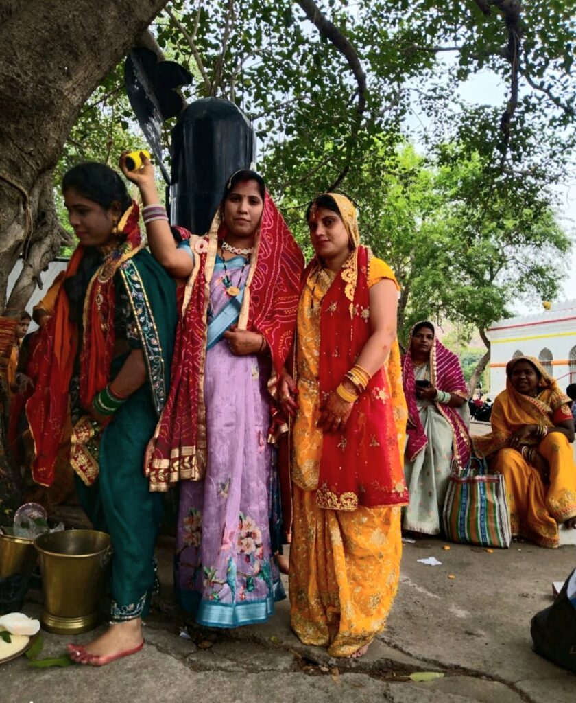 धर्म नगरी खरसिया में वट सावित्री पूजा, सुहागनों ने किया वट वृक्ष का पूजन .. Kshiti Technologies धर्म नगरी खरसिया में वट सावित्री पूजा, सुहागनों ने किया वट वृक्ष का पूजन .. Kshiti Technologies