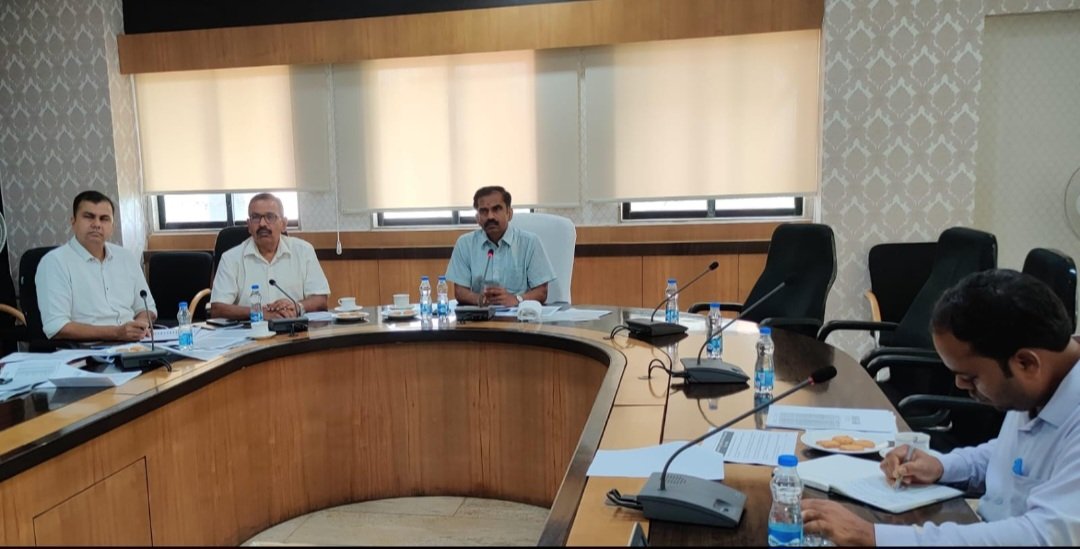 सचिव सह परिवहन आयुक्त द्वारा हाई सिक्योरिटी रजिस्ट्रेशन प्लेट के संबंध में ली गई नियमित बैठक .. Kshiti Technologies सचिव सह परिवहन आयुक्त द्वारा हाई सिक्योरिटी रजिस्ट्रेशन प्लेट के संबंध में ली गई नियमित बैठक .. Kshiti Technologies