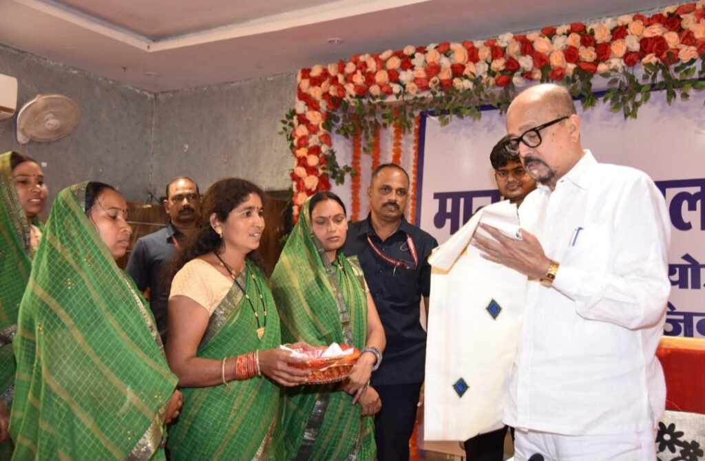 राज्यपाल रमेन डेका ने तीन गांव गोद लिए .. Kshiti Technologies राज्यपाल रमेन डेका ने तीन गांव गोद लिए .. Kshiti Technologies