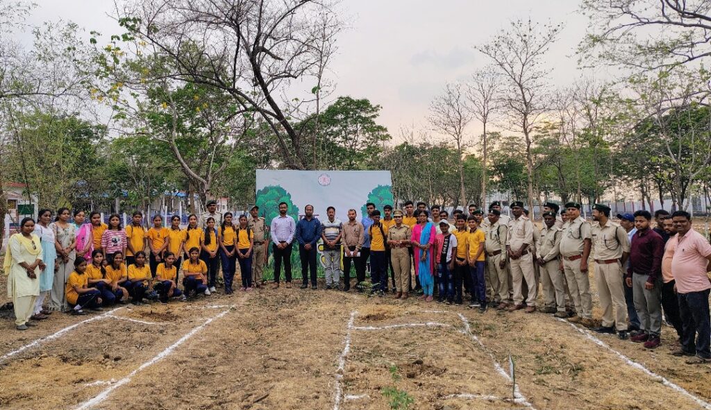 विश्व पर्यावरण दिवस के अवसर पर नन्देलीभांठा में पौधरोपण कार्यक्रम का हुआ आयोजन .. Kshiti Technologies विश्व पर्यावरण दिवस के अवसर पर नन्देलीभांठा में पौधरोपण कार्यक्रम का हुआ आयोजन .. Kshiti Technologies