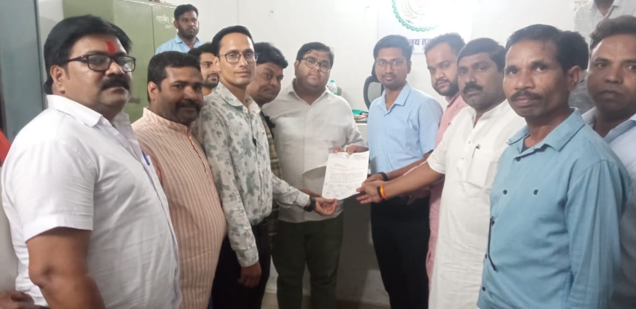 भाजपा नगर मंडल ने ईदगाह पास किए अवैध दुकान निर्माण को हटाने एसडीएम को सौंपा ज्ञापन .. Kshiti Technologies भाजपा नगर मंडल ने ईदगाह पास किए अवैध दुकान निर्माण को हटाने एसडीएम को सौंपा ज्ञापन .. Kshiti Technologies