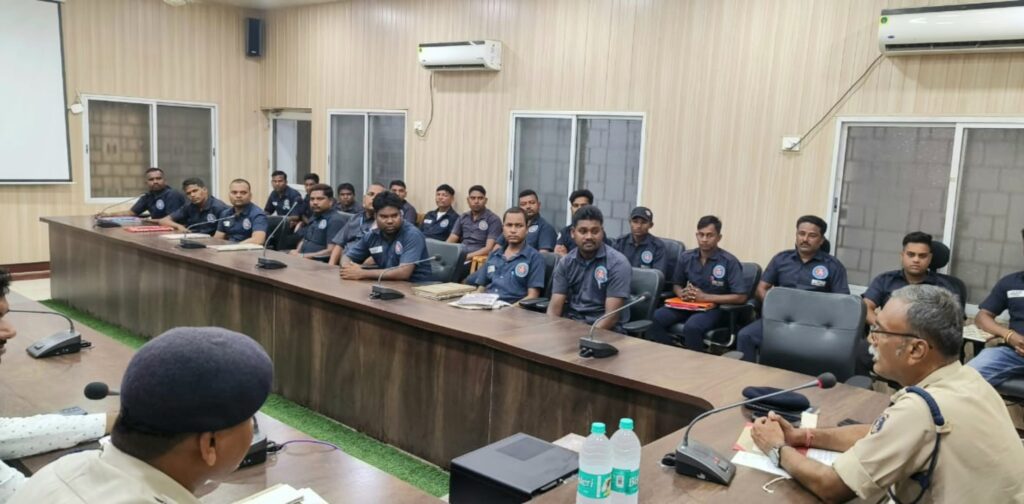 डायल 112 की समीक्षा बैठक : रिस्पांस टाइम में कॉलर की मदद करने के निर्देश, उल्लेखनीय कार्य करने वाले स्टाफ को मिला प्रशस्ति पत्र .. Kshiti Technologies डायल 112 की समीक्षा बैठक : रिस्पांस टाइम में कॉलर की मदद करने के निर्देश, उल्लेखनीय कार्य करने वाले स्टाफ को मिला प्रशस्ति पत्र .. Kshiti Technologies