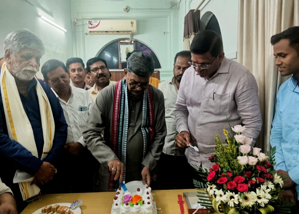 अपने कार्यकर्ता के विवाह समारोह के हल्दी कार्यक्रम में बिना सूचना अचानक पहुंचे डॉ. महंत, परिजनों में खुशी की लहर .. Kshiti Technologies अपने कार्यकर्ता के विवाह समारोह के हल्दी कार्यक्रम में बिना सूचना अचानक पहुंचे डॉ. महंत, परिजनों में खुशी की लहर .. Kshiti Technologies