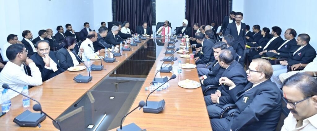 उप मुख्यमंत्री अरुण साव अचानक पहुंचे बिलासपुर उच्च न्यायालय, अधिवक्ता साथियों से मिल पुराने दिन किए याद .. Kshiti Technologies उप मुख्यमंत्री अरुण साव अचानक पहुंचे बिलासपुर उच्च न्यायालय, अधिवक्ता साथियों से मिल पुराने दिन किए याद .. Kshiti Technologies