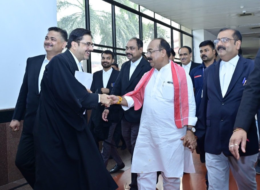 उप मुख्यमंत्री अरुण साव अचानक पहुंचे बिलासपुर उच्च न्यायालय, अधिवक्ता साथियों से मिल पुराने दिन किए याद .. Kshiti Technologies उप मुख्यमंत्री अरुण साव अचानक पहुंचे बिलासपुर उच्च न्यायालय, अधिवक्ता साथियों से मिल पुराने दिन किए याद .. Kshiti Technologies