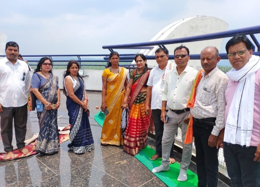 गिरौदपुरी व शिवरीनारायण मंदिर पहुंचे मानवाधिकार आयोग के पदाधिकारी, बाबा गुरू घासीदास की विचारधारा को आत्मसात करने सक्ती जिलाध्यक्ष महेंद्र बरेठ ने की अपील .. Kshiti Technologies गिरौदपुरी व शिवरीनारायण मंदिर पहुंचे मानवाधिकार आयोग के पदाधिकारी, बाबा गुरू घासीदास की विचारधारा को आत्मसात करने सक्ती जिलाध्यक्ष महेंद्र बरेठ ने की अपील .. Kshiti Technologies