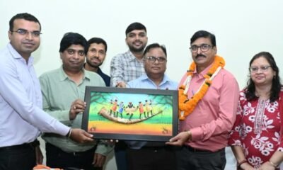 जनसंपर्क विभाग के उपसंचालक आनंद प्रकाश सोलंकी को सेवानिवृत्ति पर दी गई गरिमामय विदाई .. Kshiti Technologies