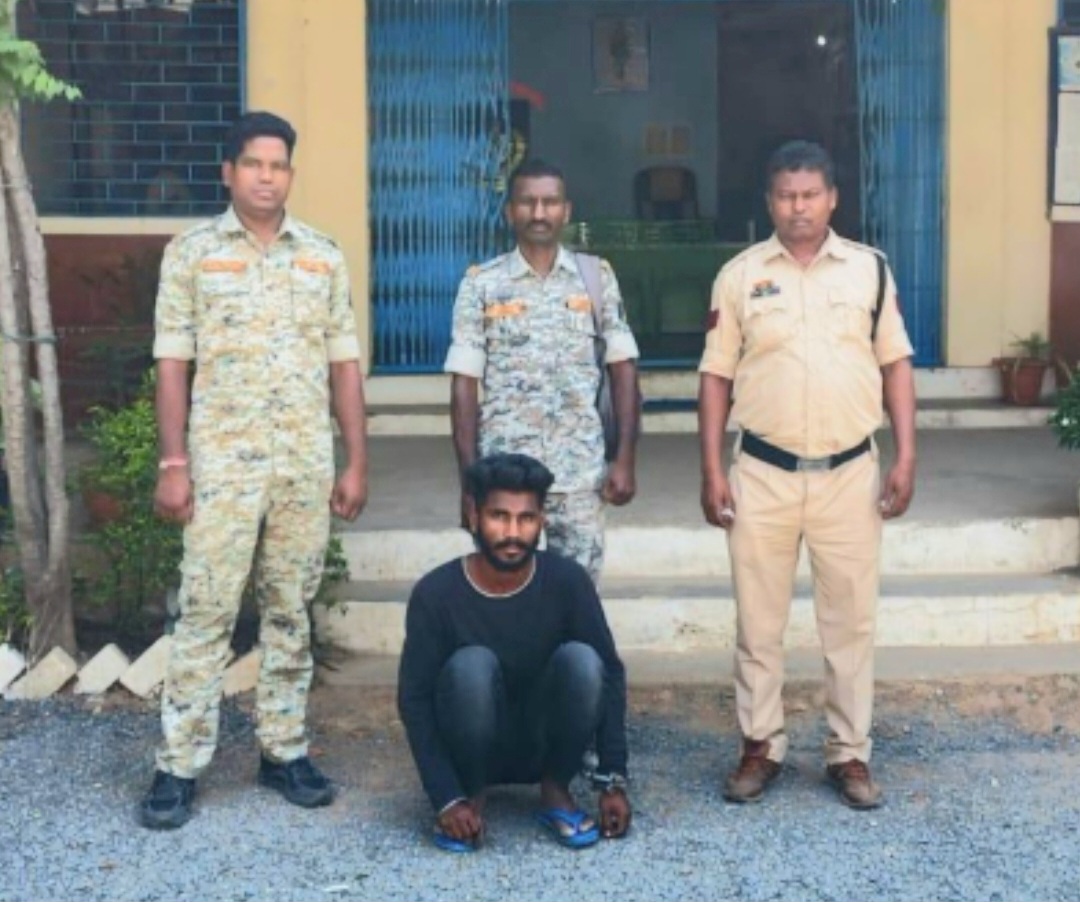 कोर्ट से फरार हुआ आरोपी, छेड़खानी के नए केस के साथ धरमजयगढ़ पुलिस की सटीक घेराबंदी में गिरफ्तार .. Kshiti Technologies कोर्ट से फरार हुआ आरोपी, छेड़खानी के नए केस के साथ धरमजयगढ़ पुलिस की सटीक घेराबंदी में गिरफ्तार .. Kshiti Technologies