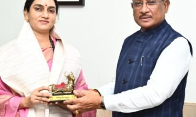 मुख्यमंत्री विष्णु देव साय ने वॉटर वुमन शिप्रा पाठक का किया सम्मान .. Kshiti Technologies