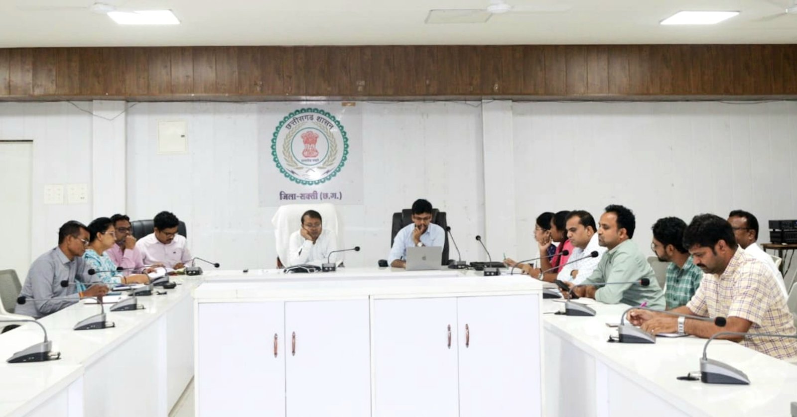 सक्ती में स्वास्थ्य सेवाओं की समीक्षा बैठक संपन्न, कलेक्टर ने संस्थागत प्रसव व टीकाकरण बढ़ाने के दिए निर्देश .. Kshiti Technologies सक्ती में स्वास्थ्य सेवाओं की समीक्षा बैठक संपन्न, कलेक्टर ने संस्थागत प्रसव व टीकाकरण बढ़ाने के दिए निर्देश .. Kshiti Technologies