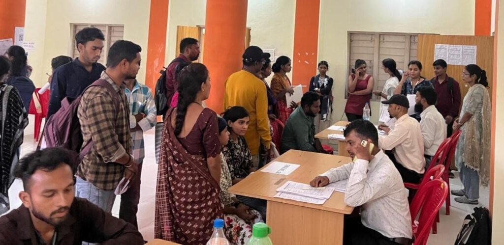 कोरबा में प्लेसमेंट कैम्प का सफल आयोजन, 134 युवाओं का प्राथमिक चयन .. Kshiti Technologies कोरबा में प्लेसमेंट कैम्प का सफल आयोजन, 134 युवाओं का प्राथमिक चयन .. Kshiti Technologies