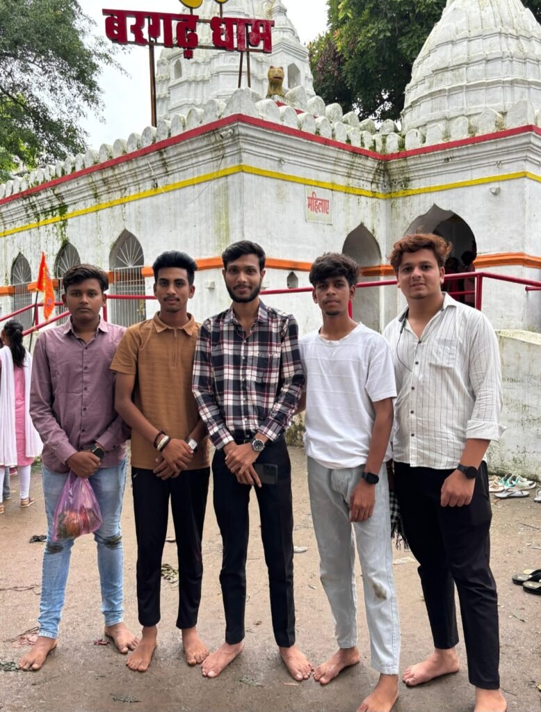 सावन का तीसरा सोमवार : उमड़ा आस्था का जनसैलाब, ‘हर हर महादेव’ के जयकारों से गूंजा बरगढ़ धाम .. Kshiti Technologies सावन का तीसरा सोमवार : उमड़ा आस्था का जनसैलाब, ‘हर हर महादेव’ के जयकारों से गूंजा बरगढ़ धाम .. Kshiti Technologies
