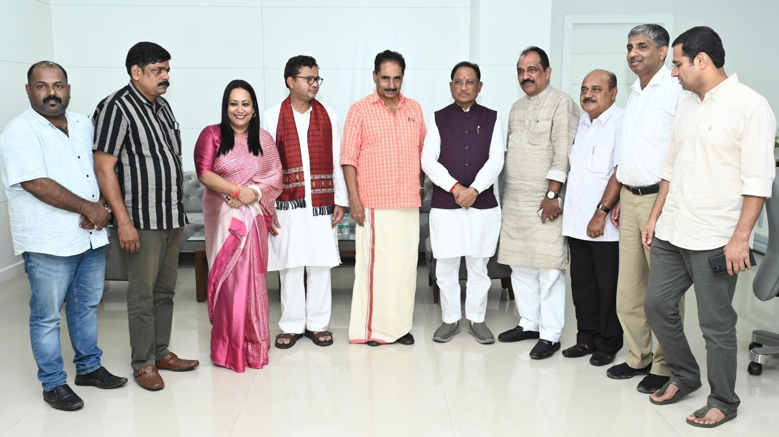 मुख्यमंत्री साय से केरल एवं ओडिशा के सांसदों के प्रतिनिधिमंडल ने की सौजन्य मुलाकात .. Kshiti Technologies