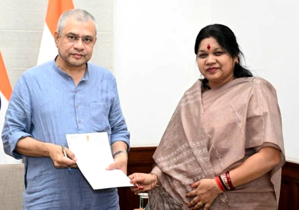 लोकसभा सांसद कमलेश जांगड़े ने रेल मंत्री से की मुलाकात, क्षेत्रीय रेलवे सुविधाओं के विस्तार की रखी मांग .. Kshiti Technologies लोकसभा सांसद कमलेश जांगड़े ने रेल मंत्री से की मुलाकात, क्षेत्रीय रेलवे सुविधाओं के विस्तार की रखी मांग .. Kshiti Technologies