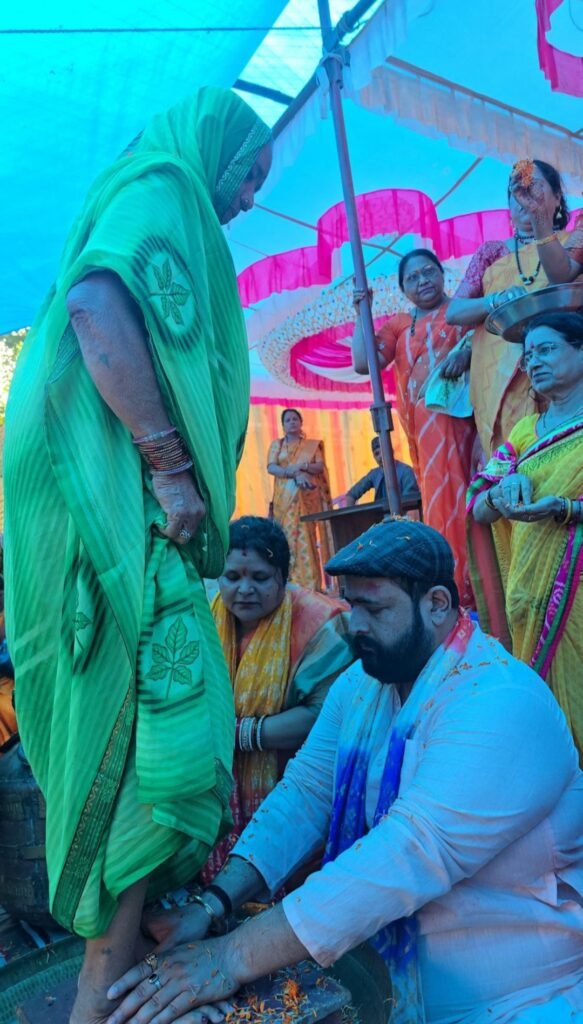 सनातन की गोद में लौटे 35 परिवार, सक्ती के जोबा धाम में हुआ भव्य घरवापसी कार्यक्रम .. Kshiti Technologies सनातन की गोद में लौटे 35 परिवार, सक्ती के जोबा धाम में हुआ भव्य घरवापसी कार्यक्रम .. Kshiti Technologies