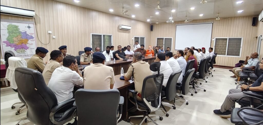 जन्माष्टमी मेला की तैयारी को लेकर पुलिस नियंत्रण कक्ष में बैठक, सुरक्षा और यातायात पर विशेष जोर .. Kshiti Technologies जन्माष्टमी मेला की तैयारी को लेकर पुलिस नियंत्रण कक्ष में बैठक, सुरक्षा और यातायात पर विशेष जोर .. Kshiti Technologies